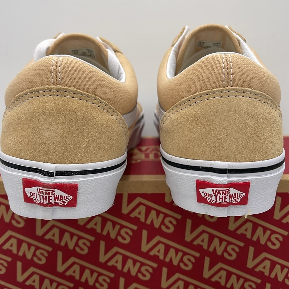 Vans WMNS Beige White Sneakers Old Skool
Color Theory Honey Peach
VN0007NTBLP - Picture 13 of 16